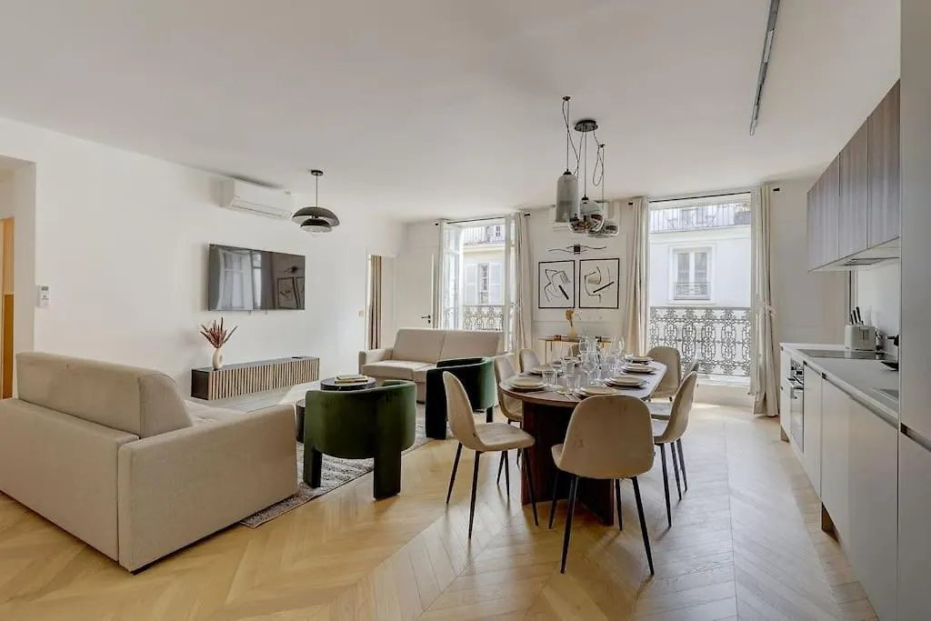 Sublime Champs Elysees 8guests 3bdr *