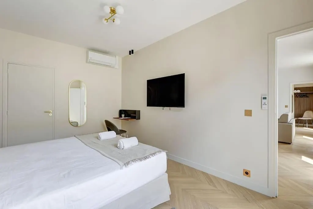Sublime Champs Elysees 8guests 3bdr